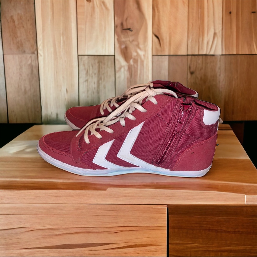 Hummel women’s sneakers with zip on side red and white size : 7.5